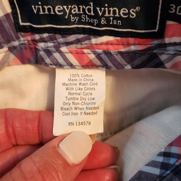 Vineyard Vines  shorts-NWOT - Picture 3 of 3